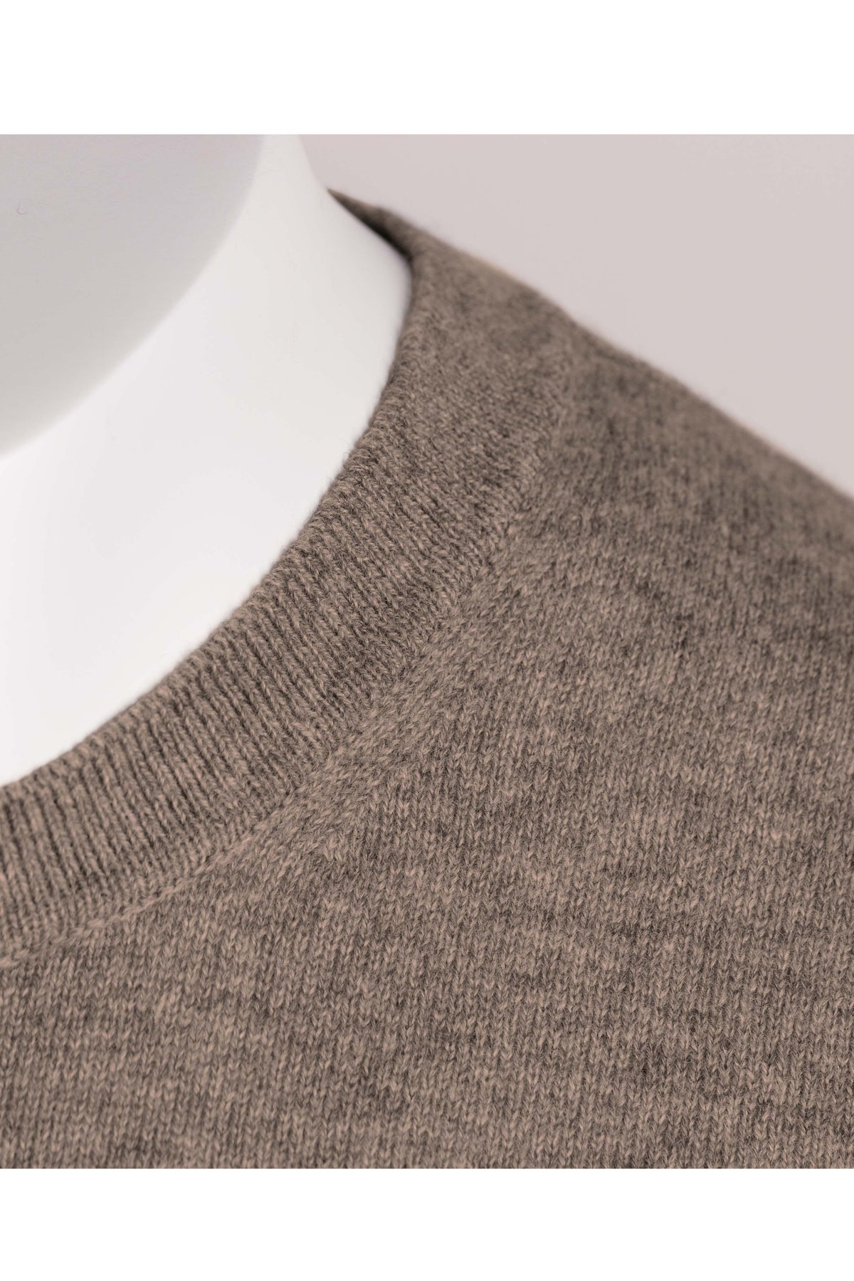 Pull classique en cachemire pour homme