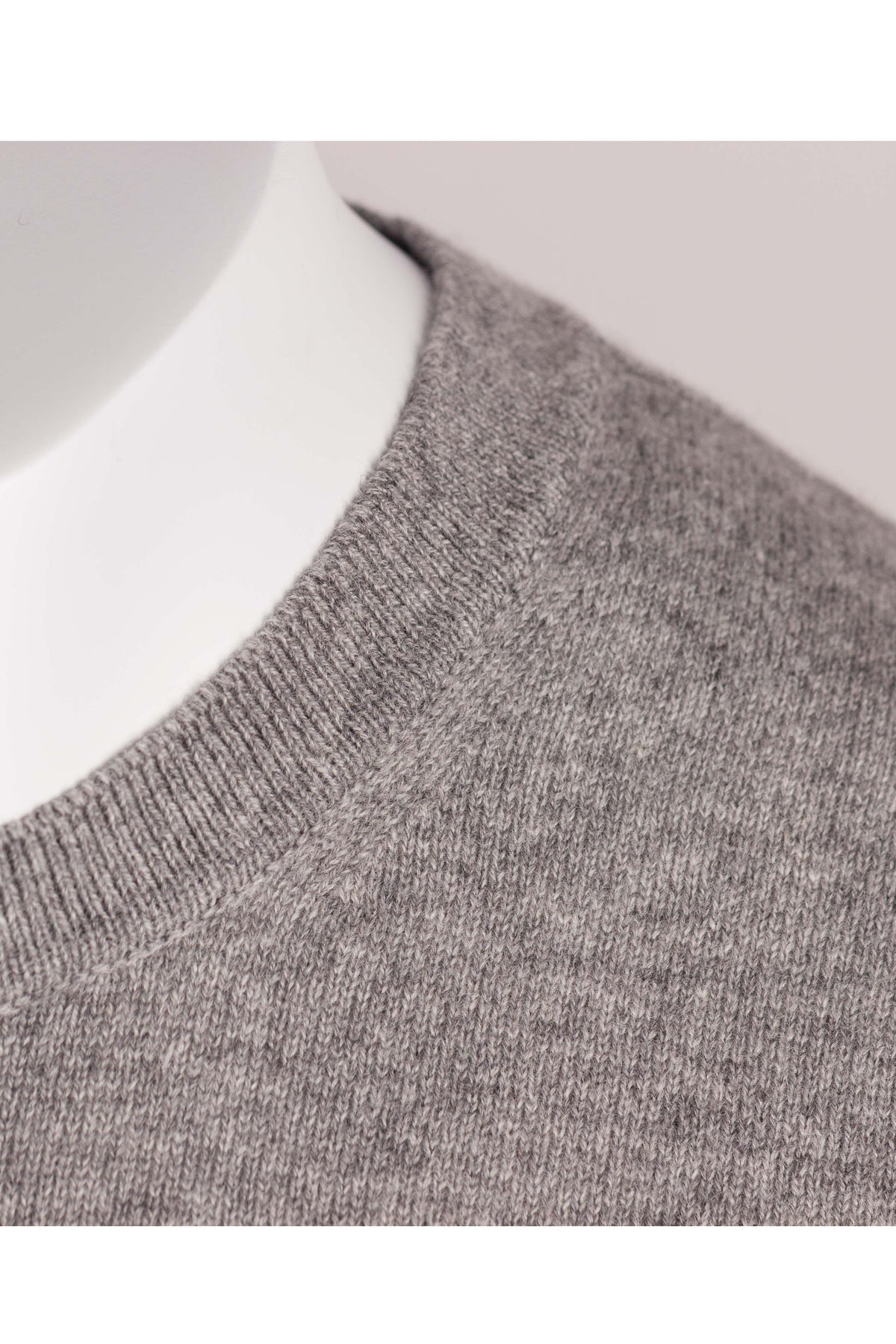 Pull classique en cachemire pour homme