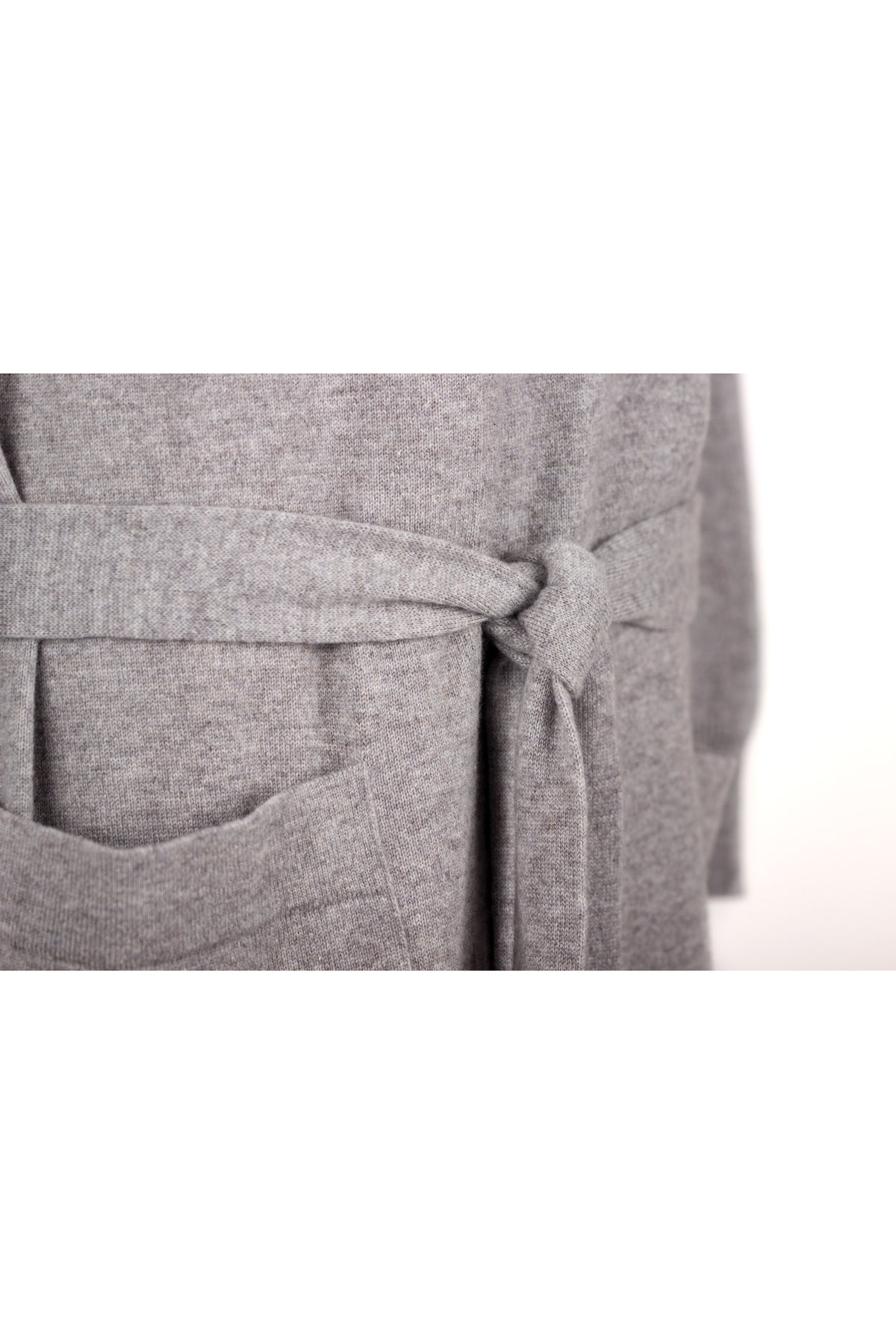 ALL - Grey cashmere robe with a belt & pockets on a white background