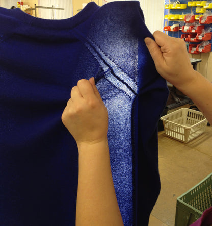 Examining knitwear for faults