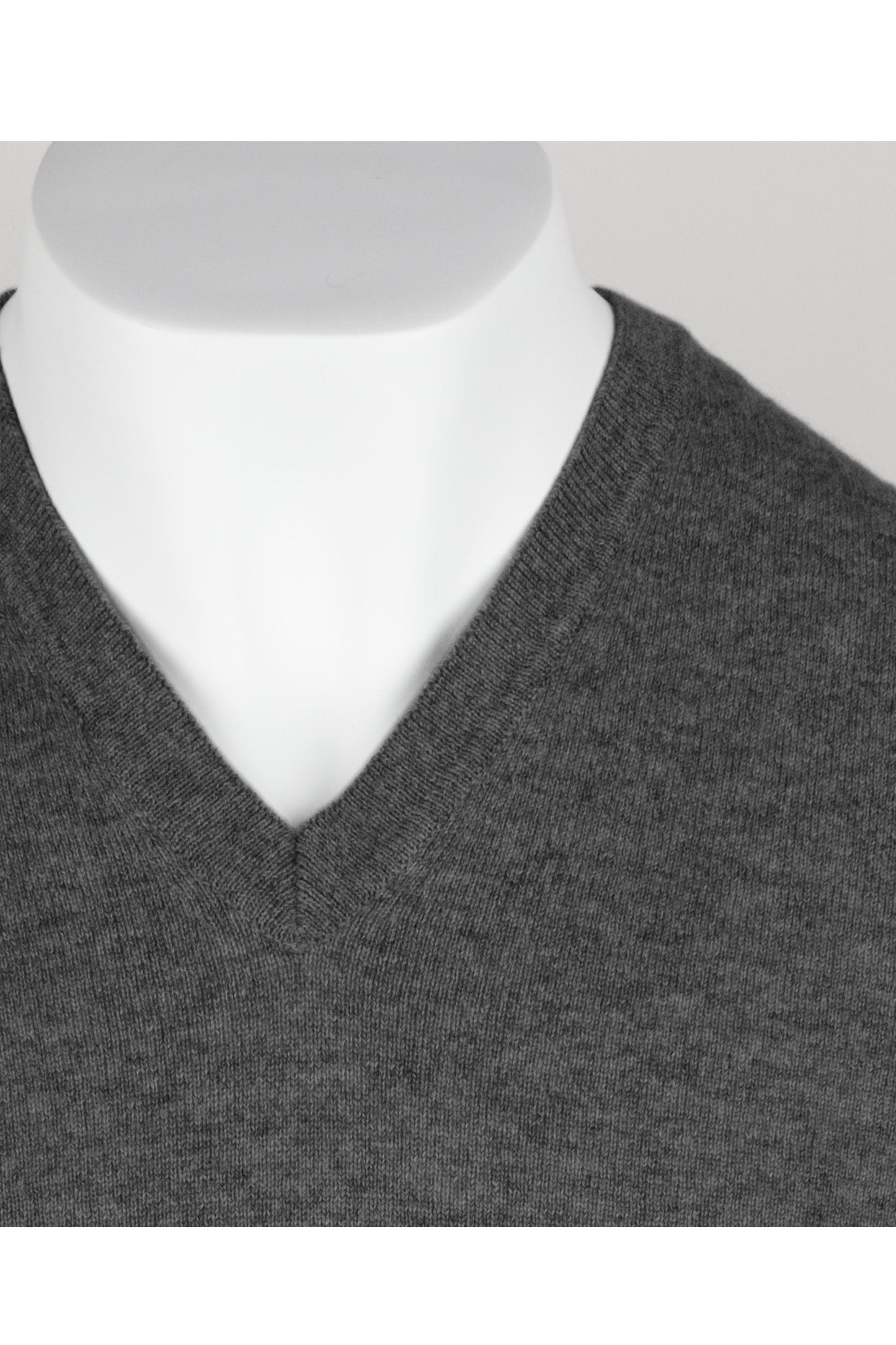 Men's Classic V-Neck Cashmere Sweater
